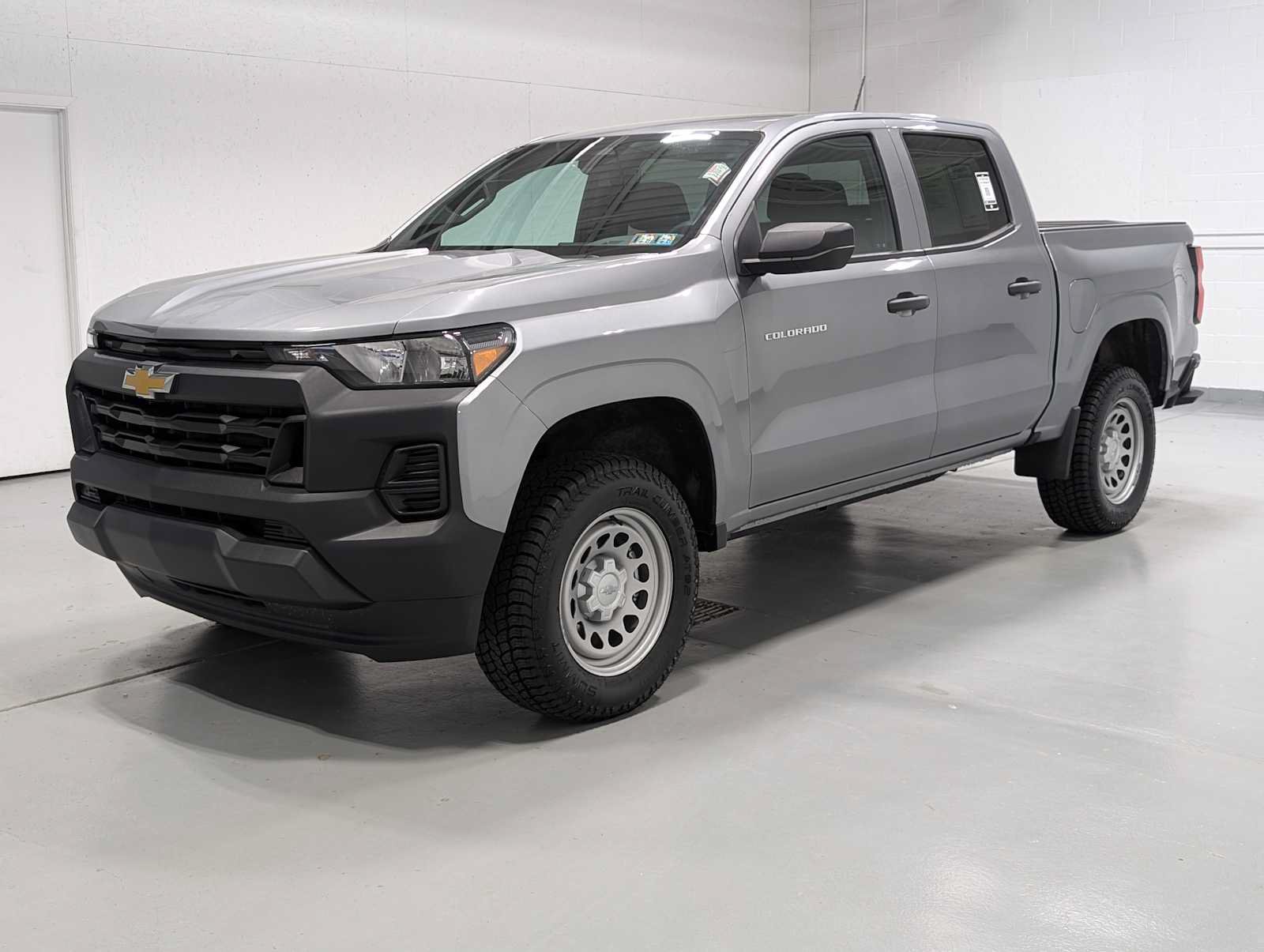 Used 2023 Chevrolet Colorado W/T RWD image 1