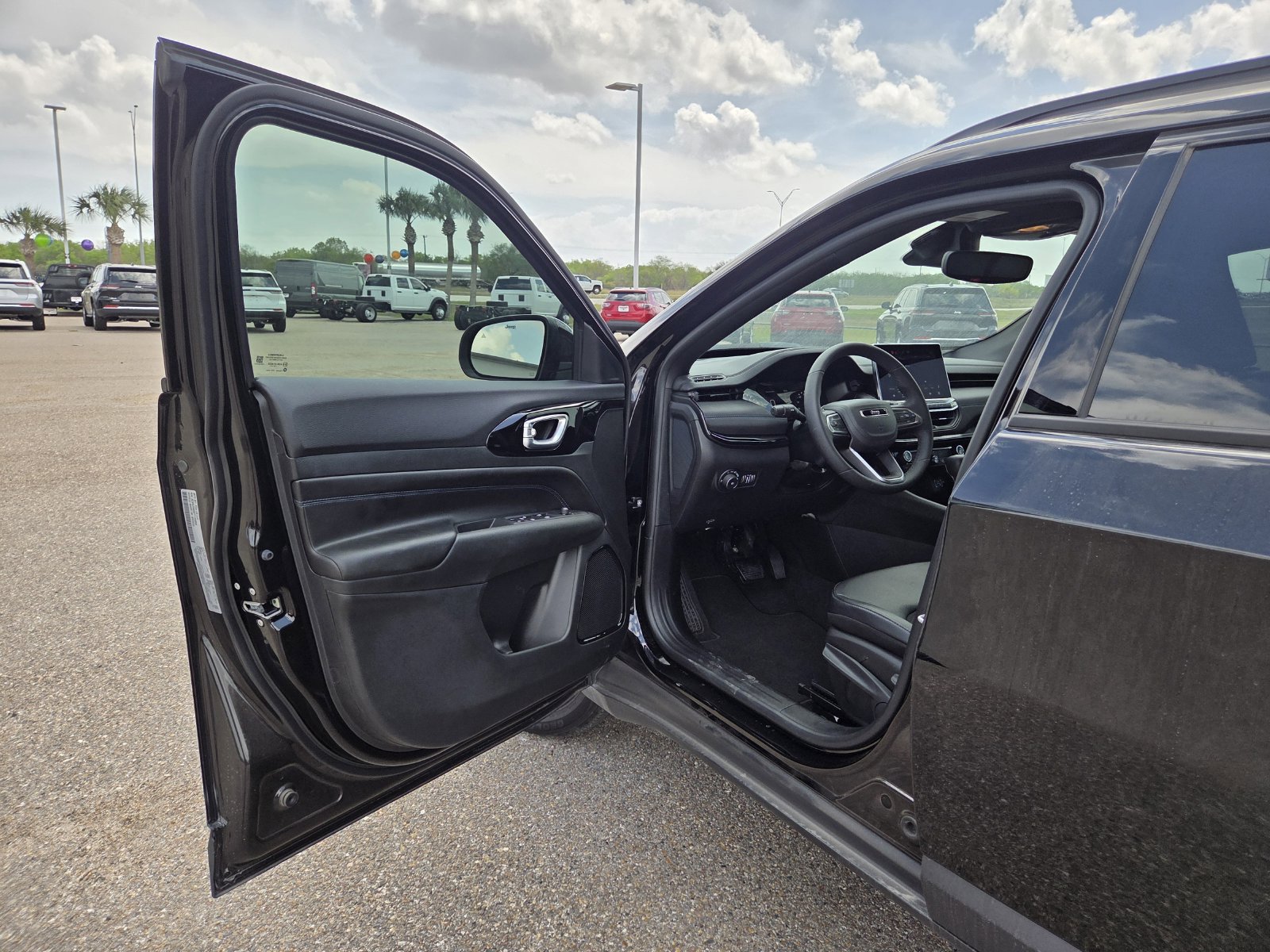 New 2026 Jeep Compass Latitude AWD/4WD image 12
