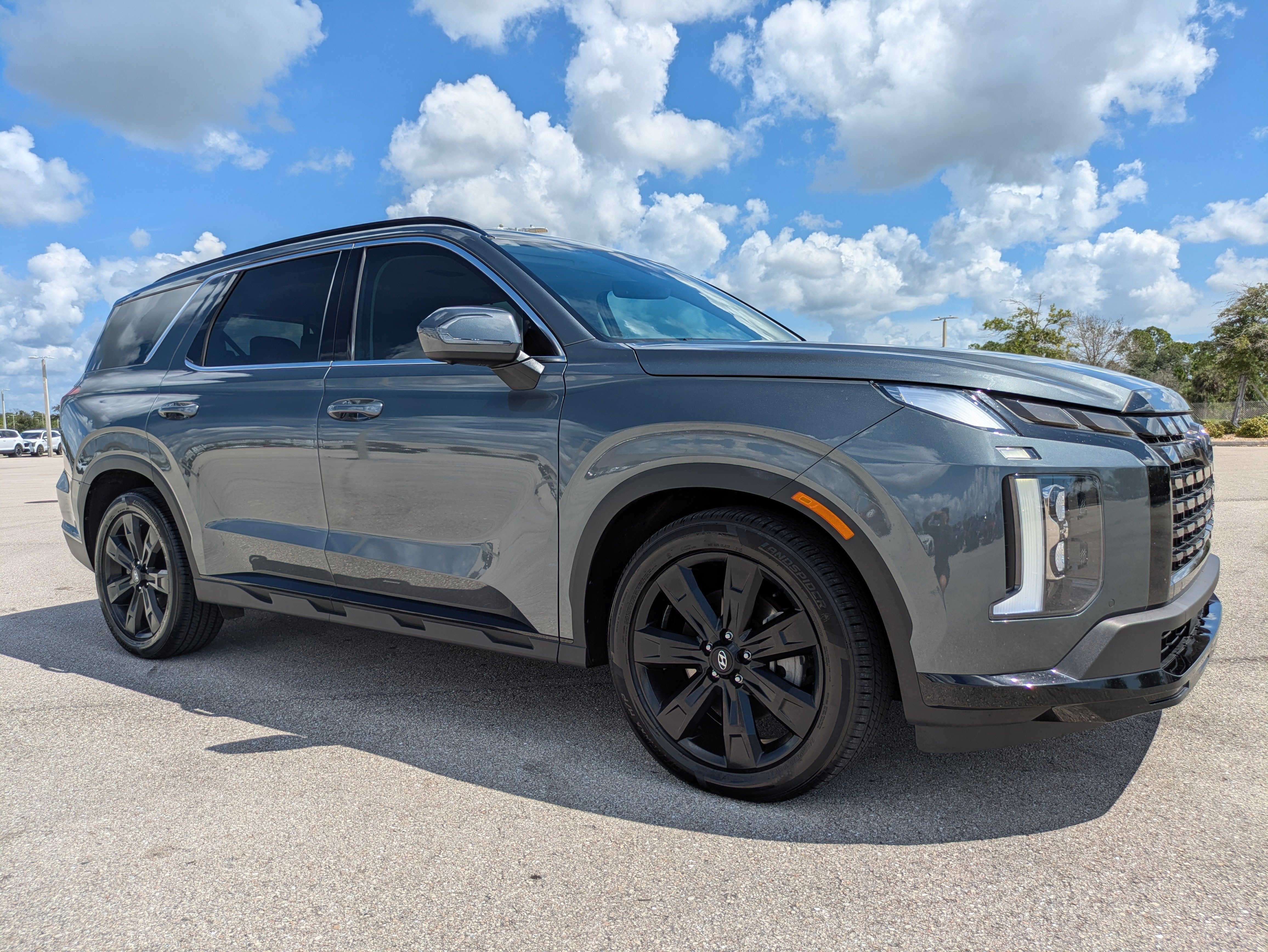 Used 2025 Hyundai Palisade XRT FWD image 2