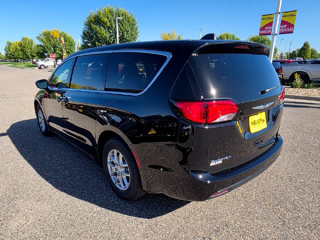 New 2027 Chrysler Pacifica LX FWD image 11