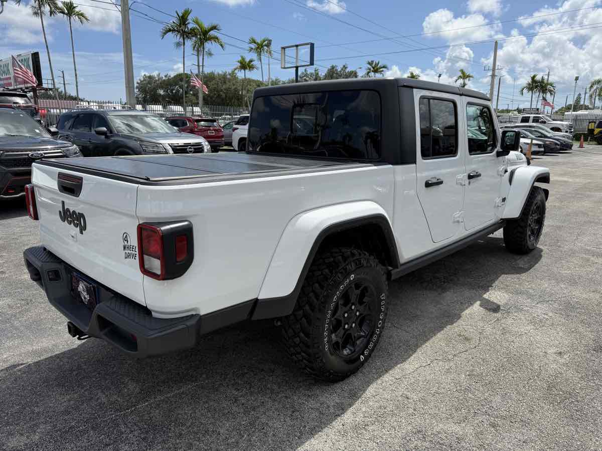 Used 2023 Jeep Gladiator Sport AWD/4WD image 8