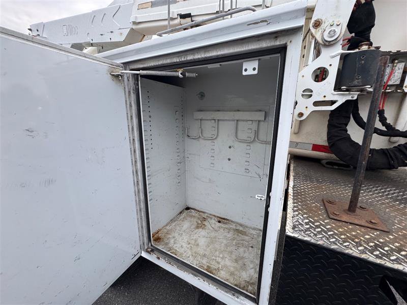 Used 2004 Ford F550 4x4 Regular Cab Super Duty image 36