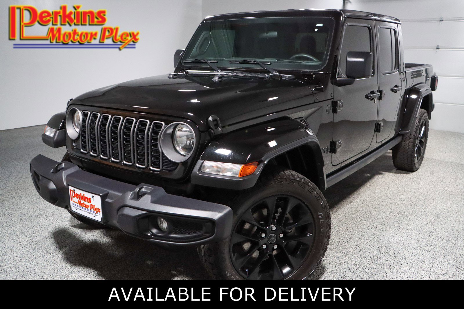 Used 2025 Jeep Gladiator Sport image 1