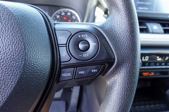 Used 2022 Toyota RAV4 XLE image 16