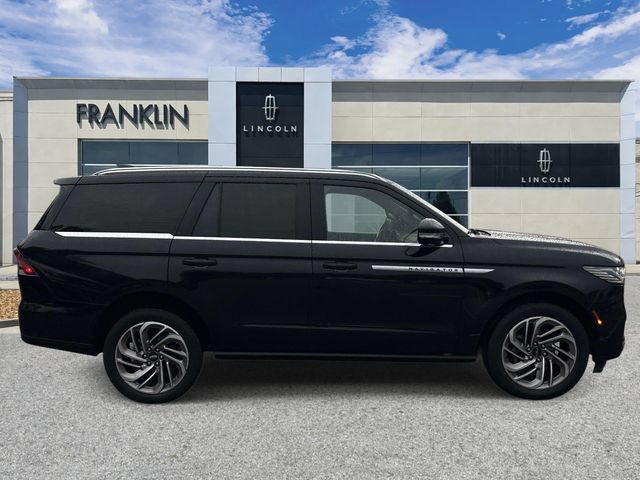 Certified 2025 Lincoln Navigator Reserve AWD/4WD image 8