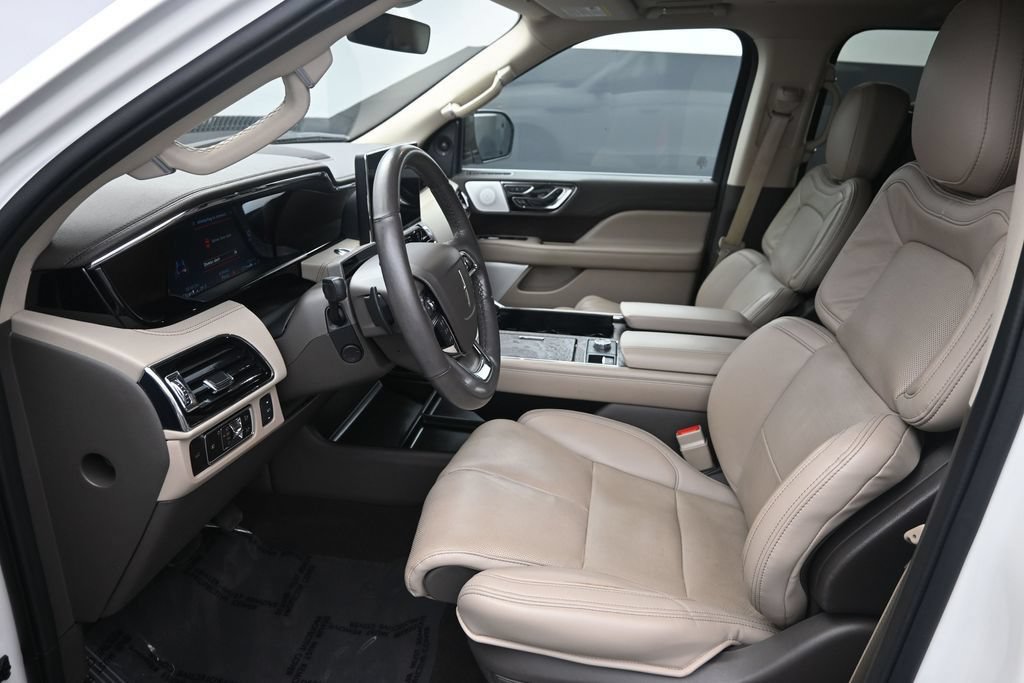 Used 2023 Lincoln Navigator L Reserve AWD/4WD image 10