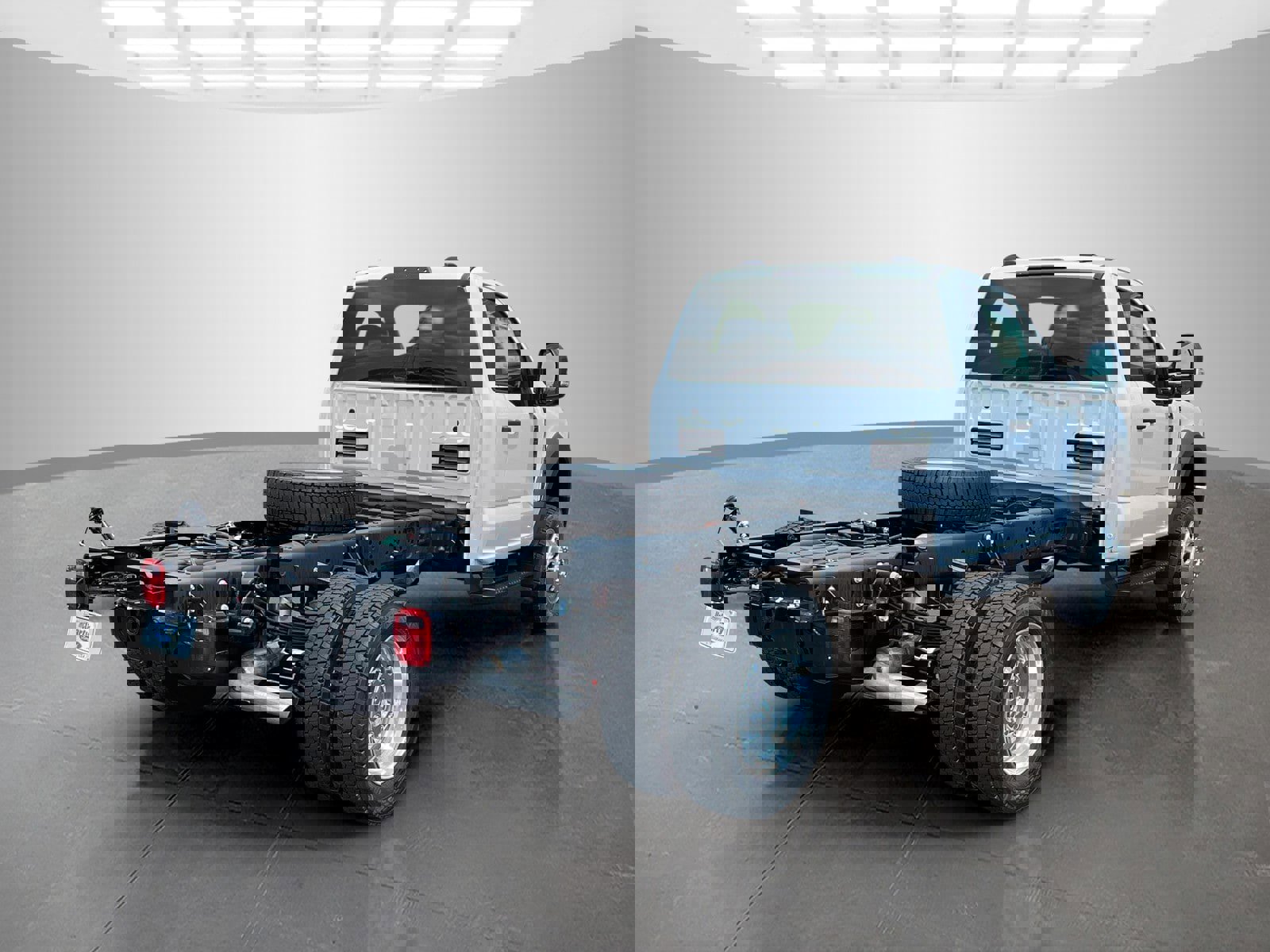 New 2025 Ford F450 XLT w/ XLT Value Package image 4