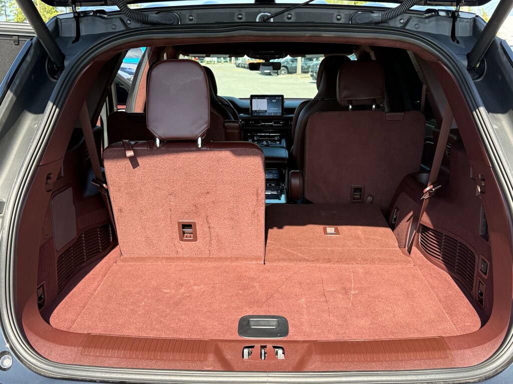 Used 2024 Lincoln Aviator Black Label w/ Dynamic Handling Package AWD/4WD image 40