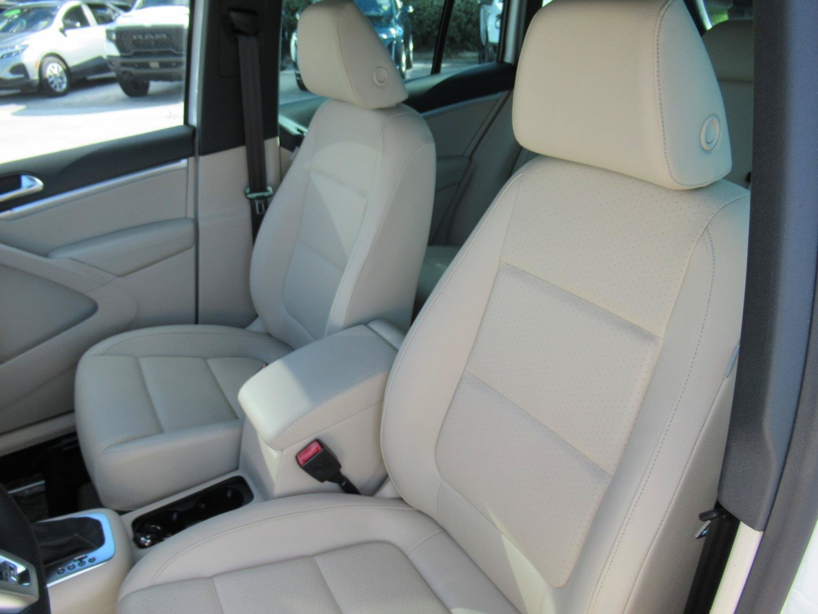 Used 2016 Volkswagen Tiguan R-Line FWD image 17