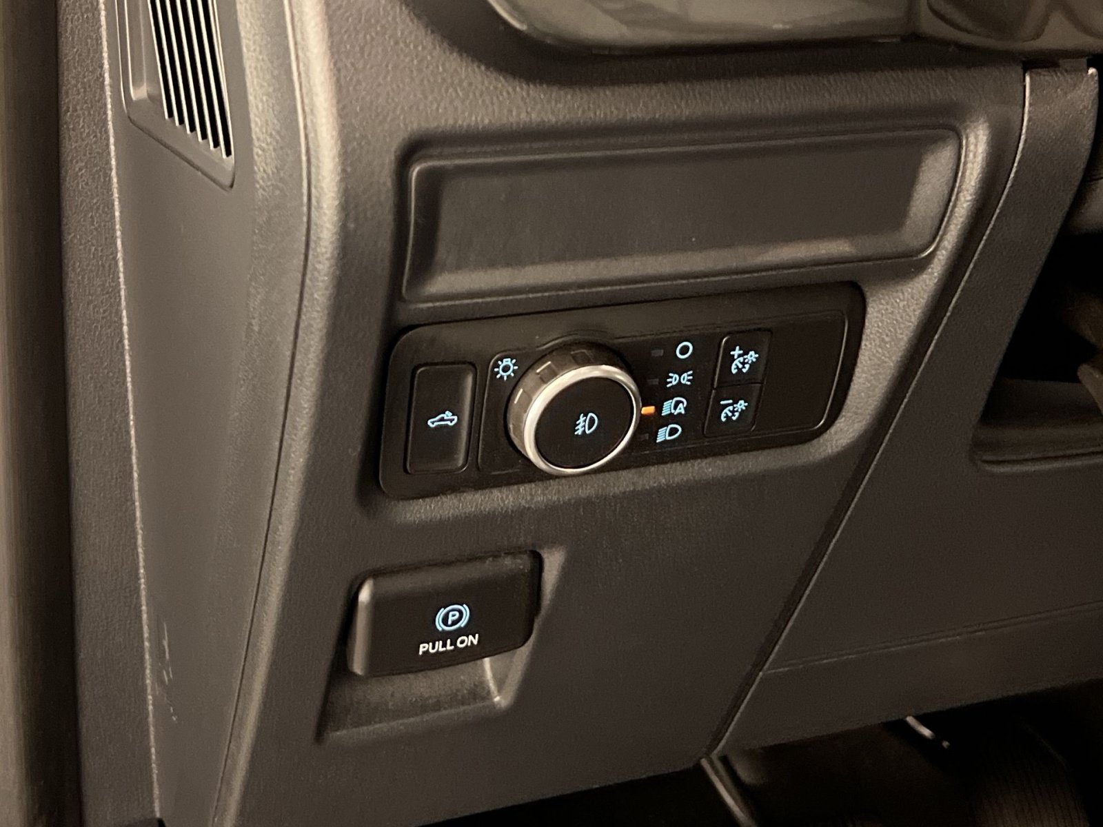 Used 2021 Ford F150 XL w/ Equipment Group 101A High RWD image 30