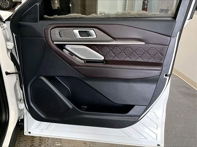 Used 2025 Ford Explorer Platinum w/ LUX Leather Package AWD/4WD image 12