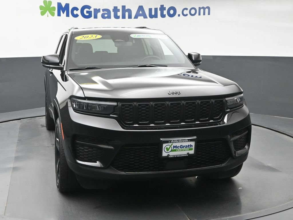 Used 2023 Jeep Grand Cherokee Altitude AWD/4WD image 5