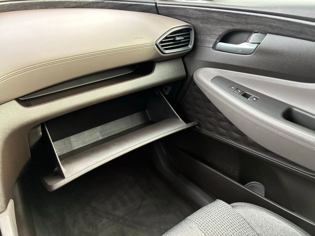 Used 2020 Hyundai Santa Fe SE image 36