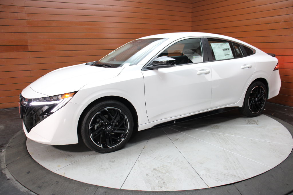 New 2027 Nissan Sentra SR w/ Floor Mat Package FWD image 26