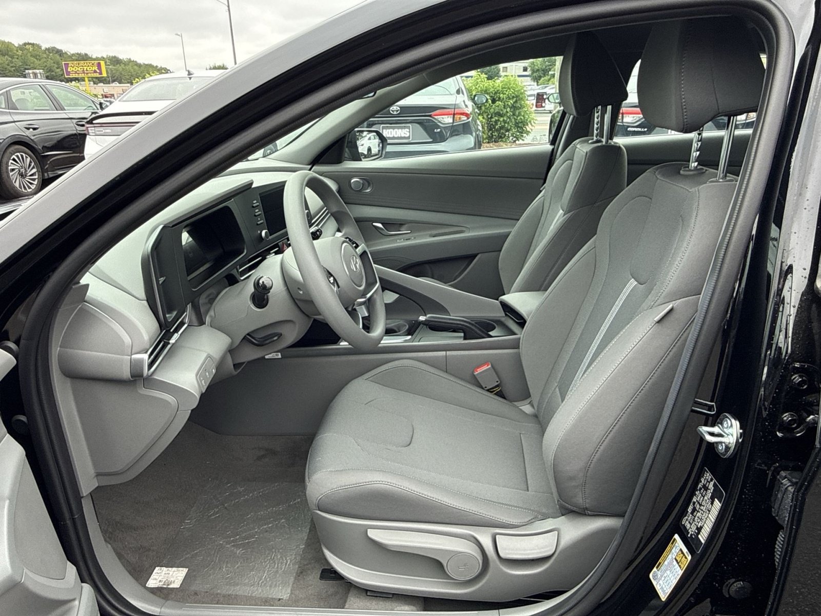 New 2026 Hyundai Elantra SE FWD image 13