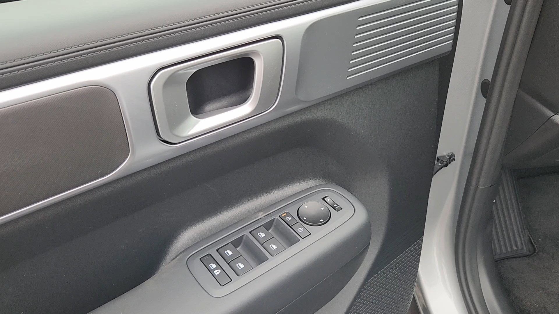 New 2026 Hyundai Santa Fe SE image 7