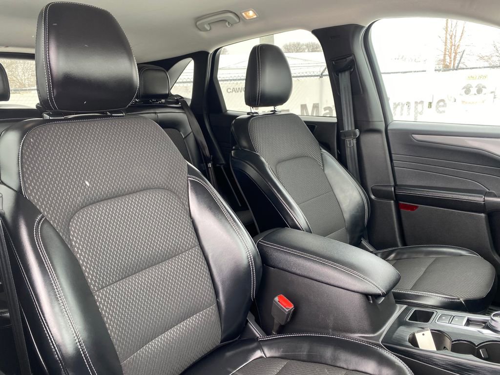 Used 2024 Ford Escape SE image 17