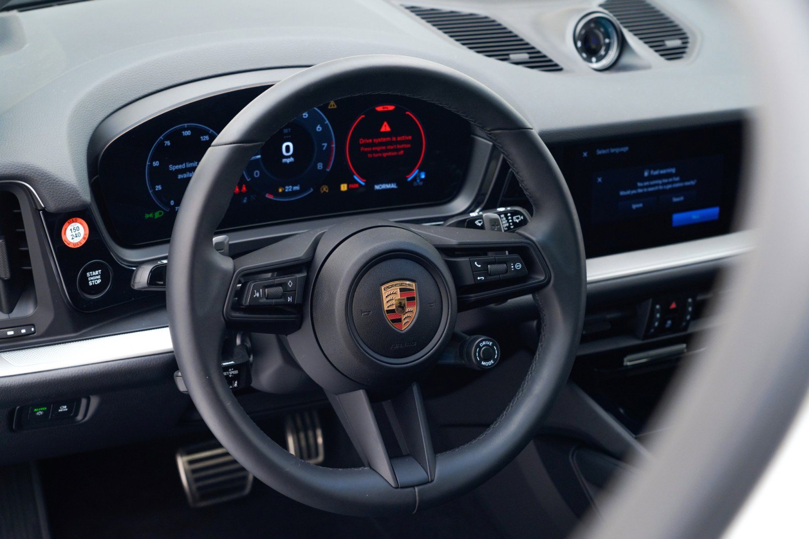 Used 2025 Porsche Cayenne S image 22