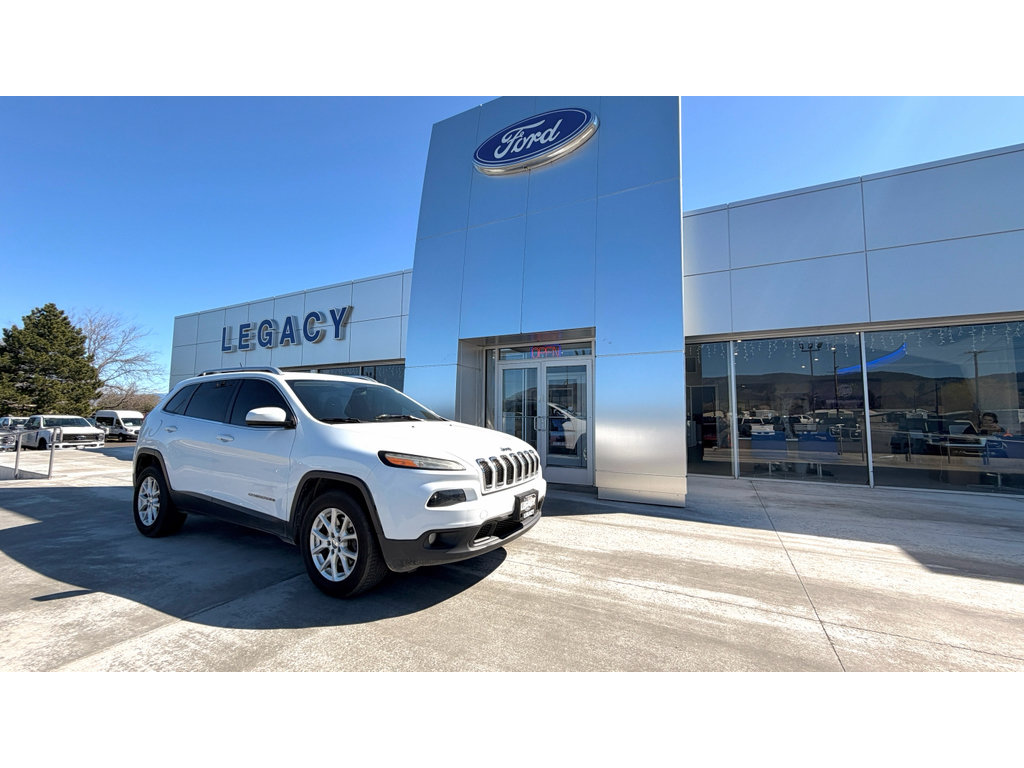 Used 2015 Jeep Cherokee Latitude AWD/4WD image 1
