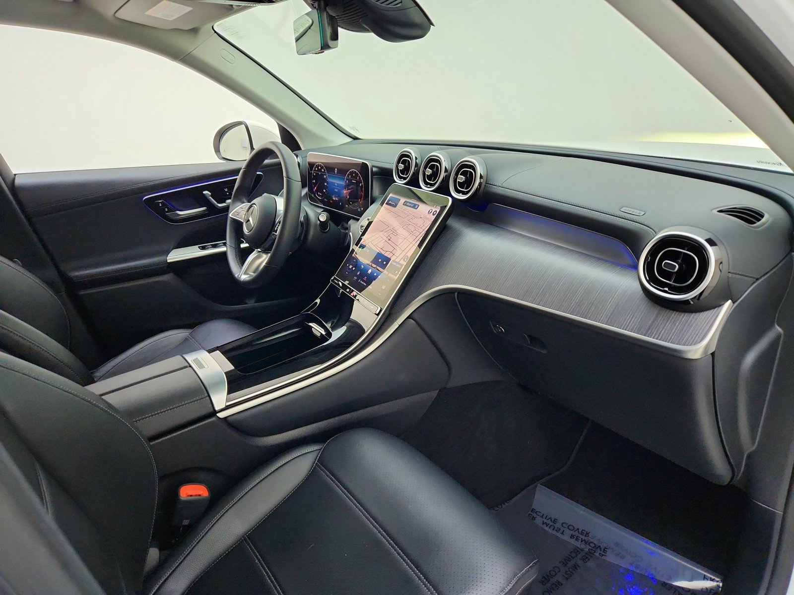Certified 2024 Mercedes-Benz GLC 300 image 28