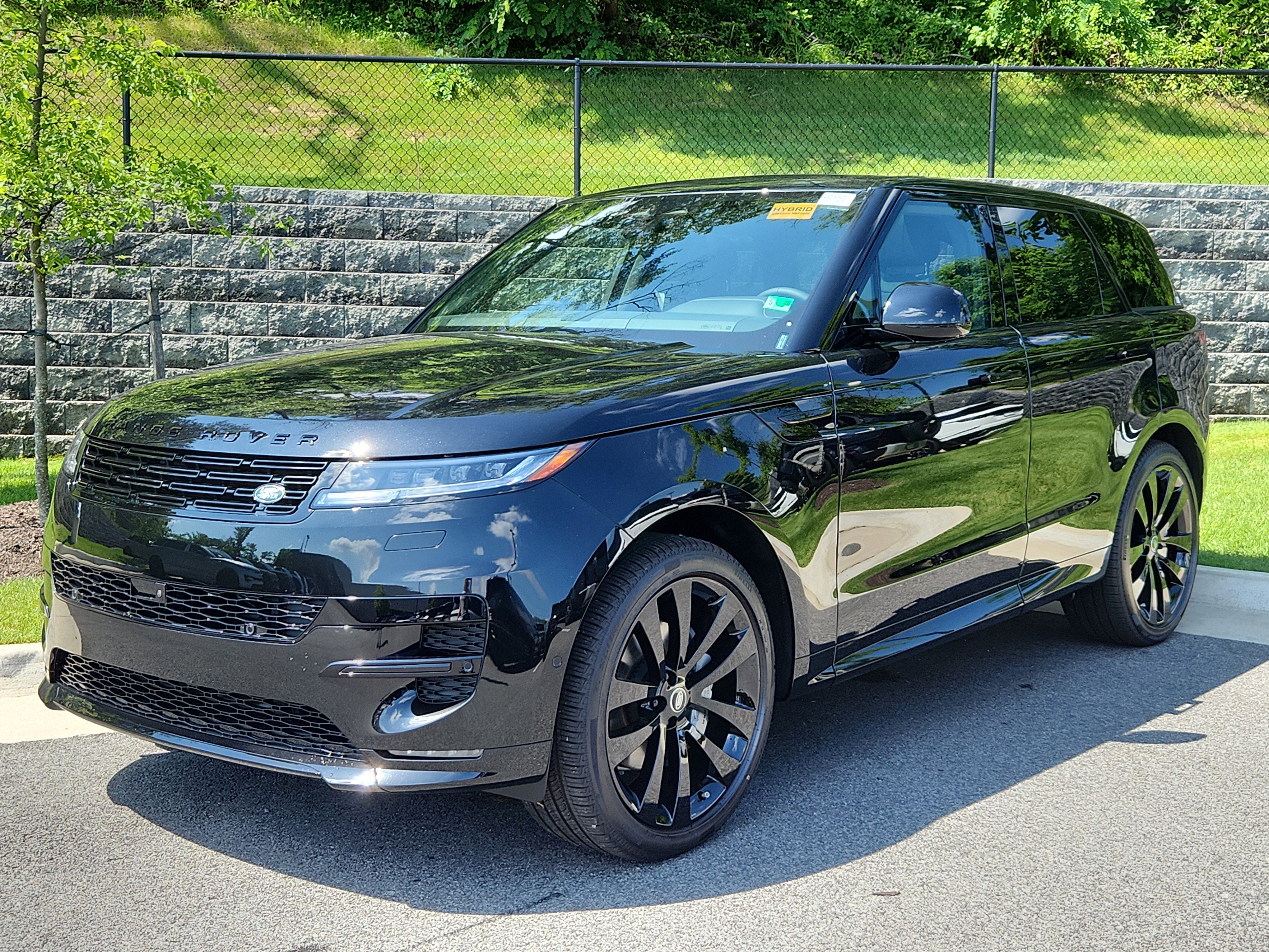 New 2025 Land Rover Range Rover Sport Dynamic SE