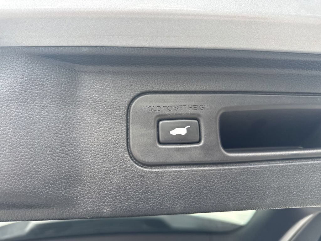 Used 2025 Honda Pilot TrailSport image 31