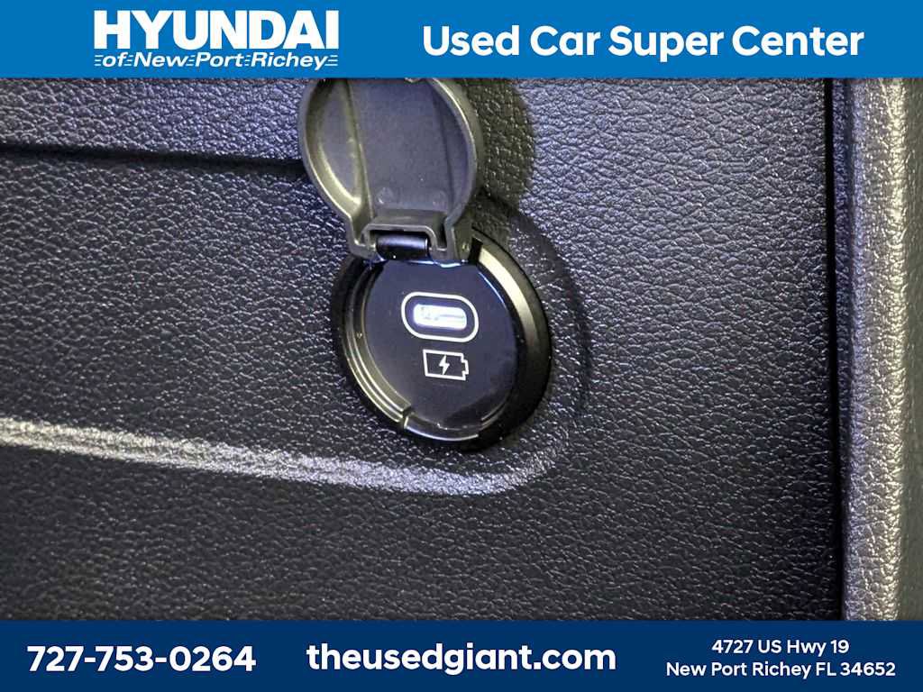 Used 2025 Hyundai Palisade SE FWD image 30
