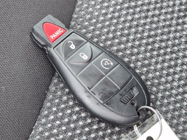 Used 2020 Jeep Cherokee Latitude w/ Cold Weather Group FWD image 36