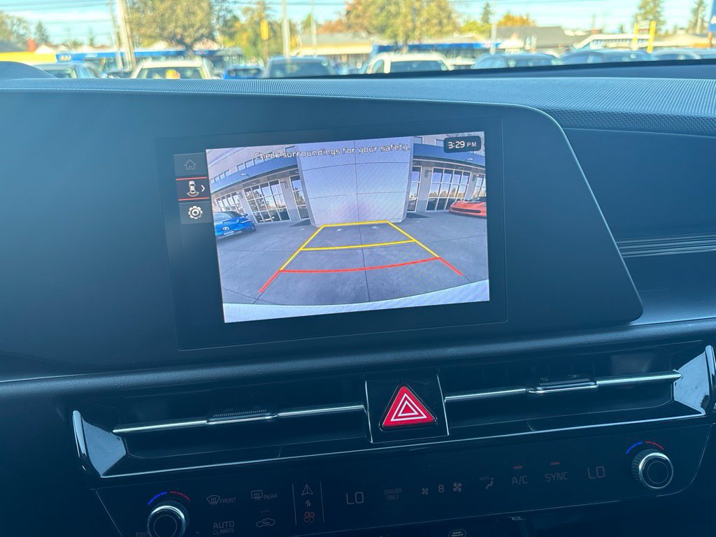 Used 2025 Kia Niro LX FWD image 21