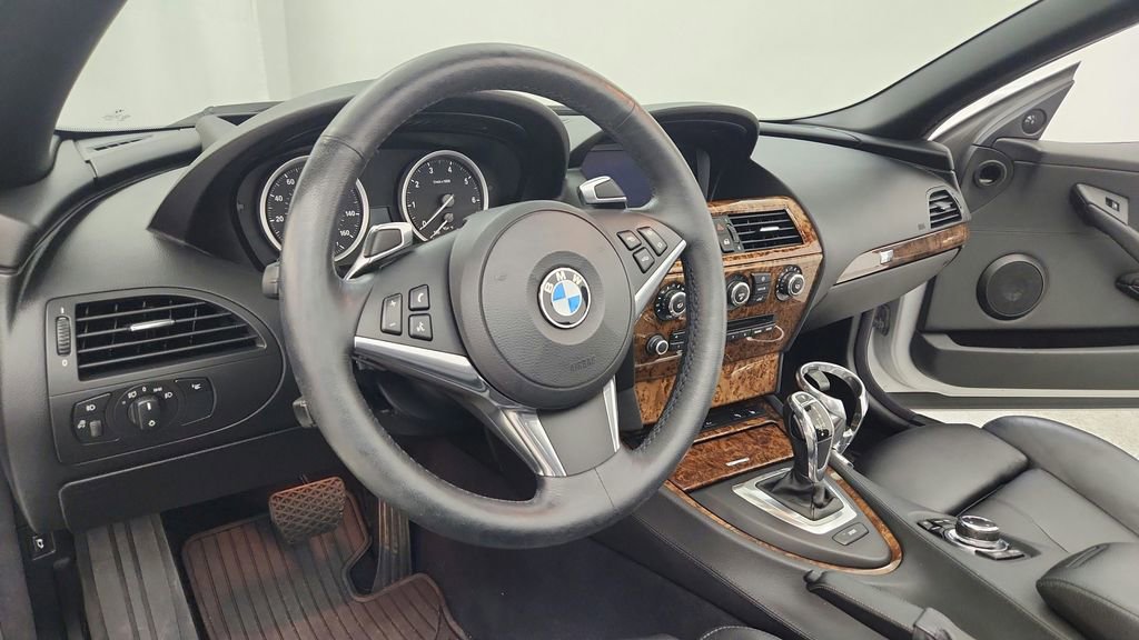 Used 2010 BMW 650i Convertible RWD image 18