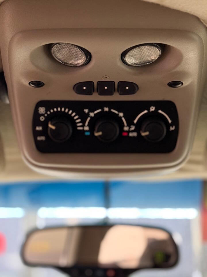 Used 2003 Chevrolet Tahoe LT image 14