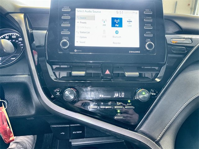 Used 2023 Toyota Camry SE image 19