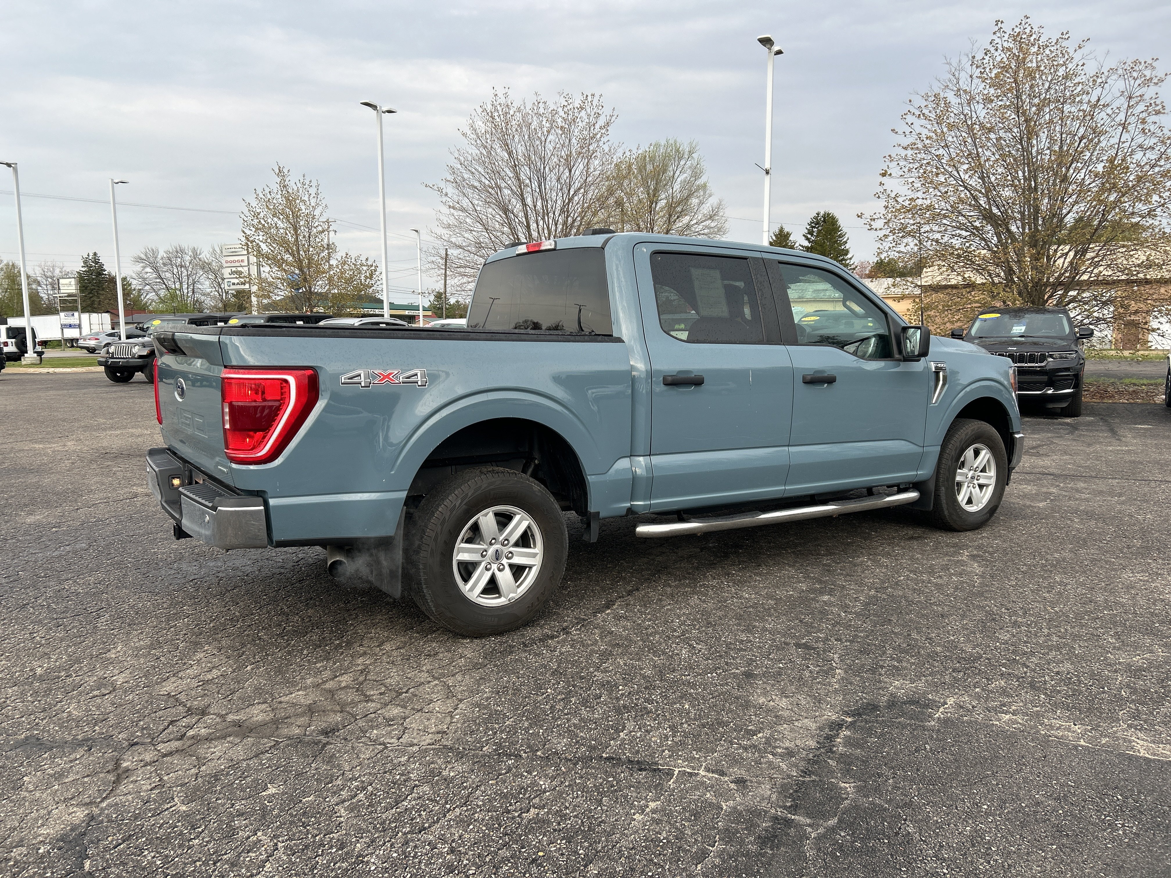 Used 2023 Ford F150 XLT AWD/4WD image 3