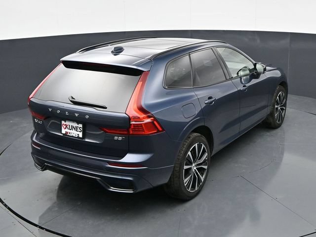 Used 2025 Volvo XC60 B5 Plus AWD/4WD image 25