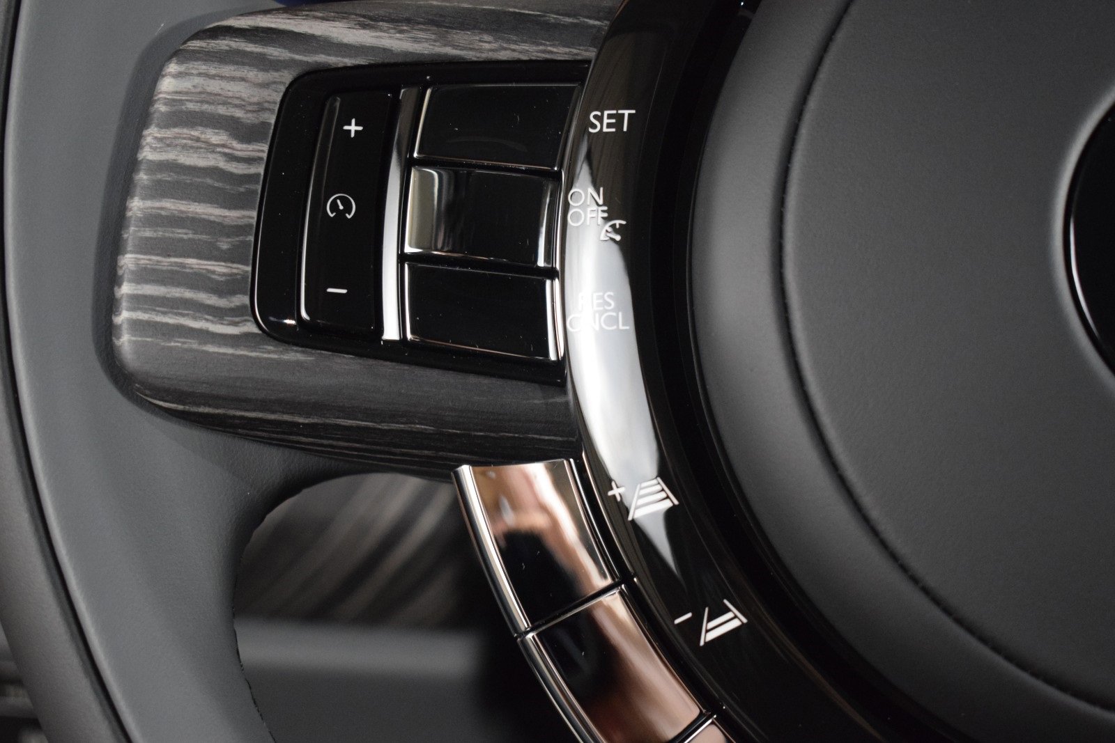 New 2026 Rolls-Royce Cullinan image 30