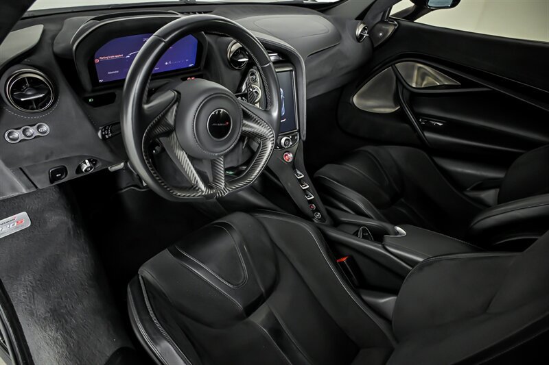 Used 2018 McLaren 720S RWD image 21