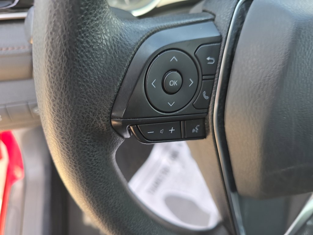 Used 2020 Toyota Camry LE image 22