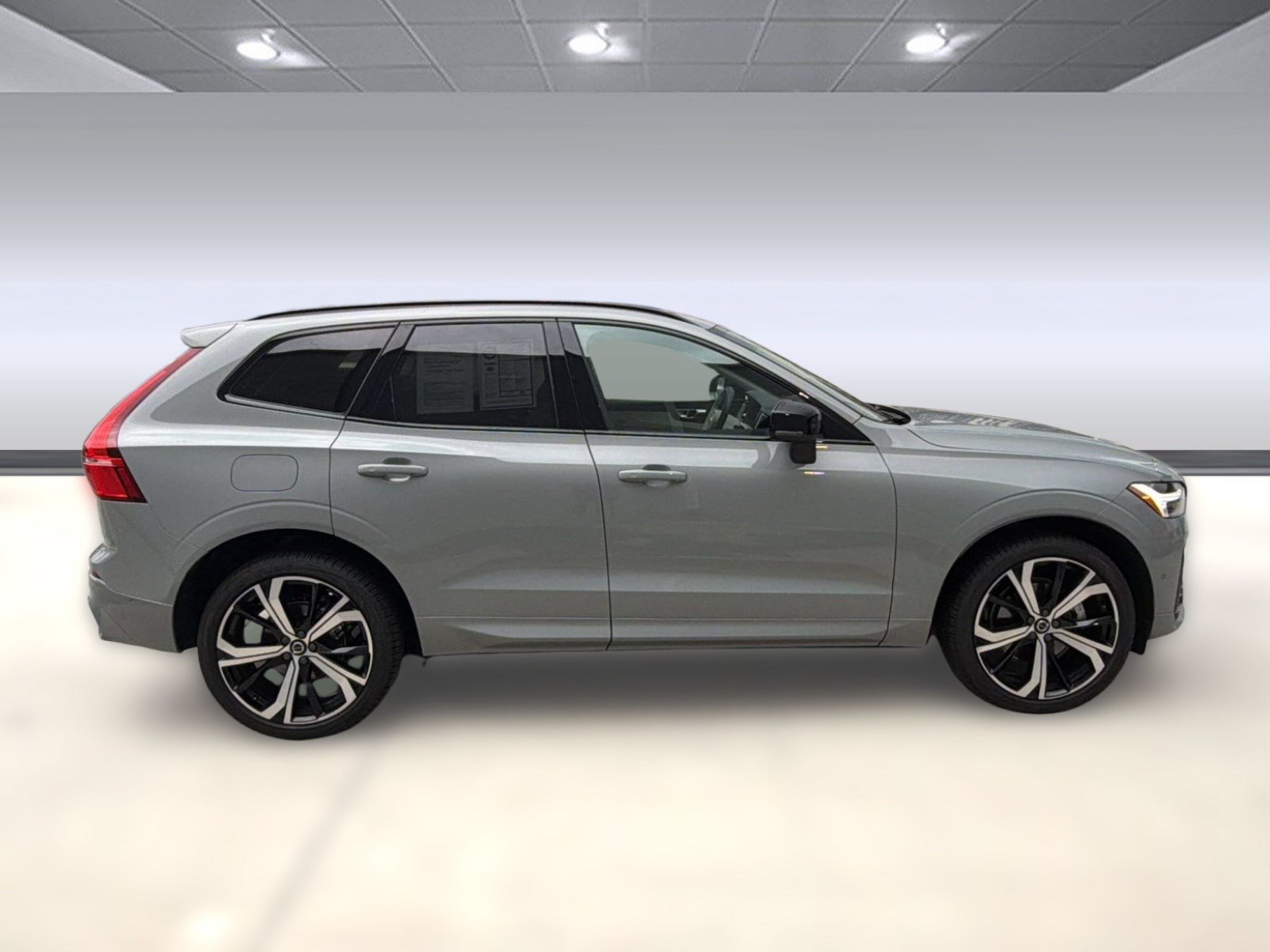 Used 2025 Volvo XC60 B5 Ultra w/ Protection Package Premier AWD/4WD image 8
