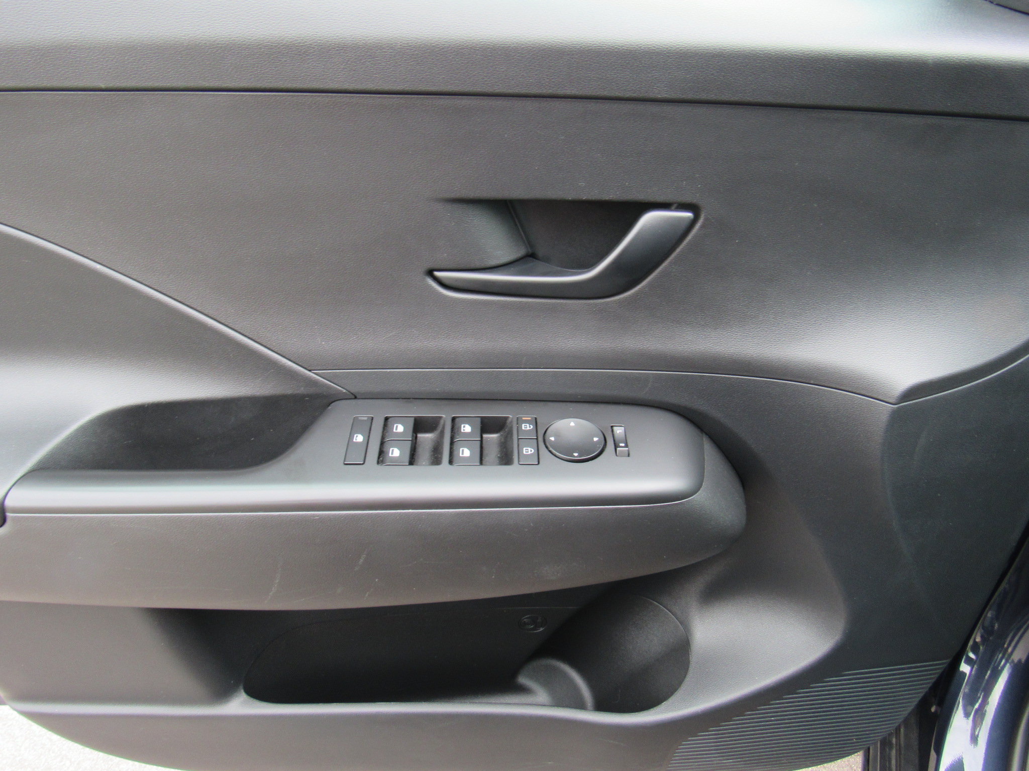 Used 2025 Hyundai Kona SEL AWD/4WD image 12