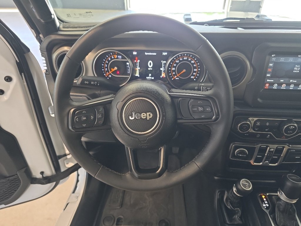 Used 2023 Jeep Gladiator Sport AWD/4WD image 10