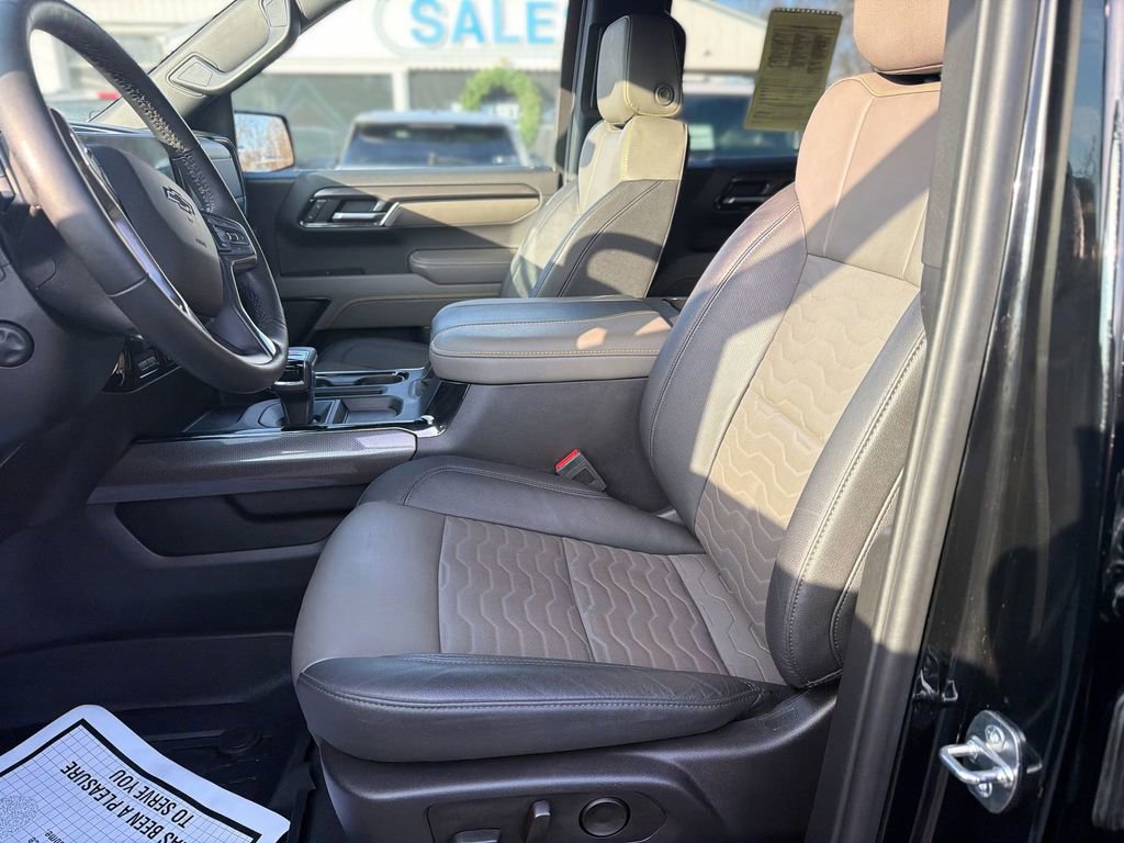 Used 2024 Chevrolet Silverado 1500 ZR2 w/ Technology Package image 11