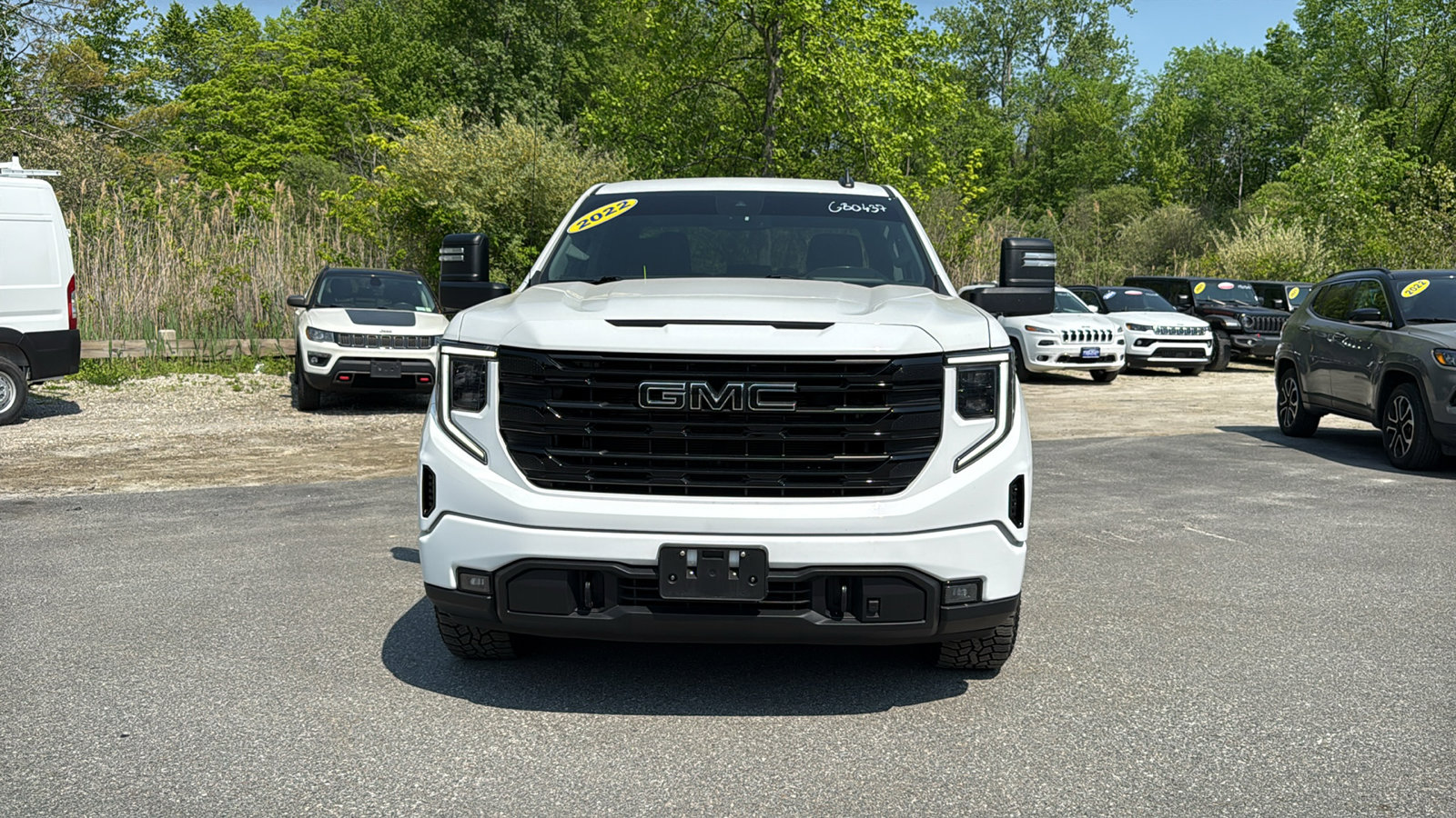 Used 2022 GMC Sierra 1500 Elevation w/ LPO, Elevation Black Package AWD/4WD image 3