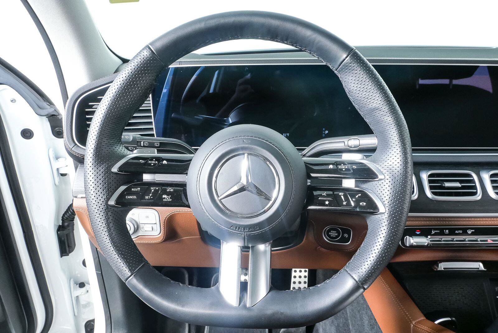 Used 2024 Mercedes-Benz GLS 580 4MATIC image 11