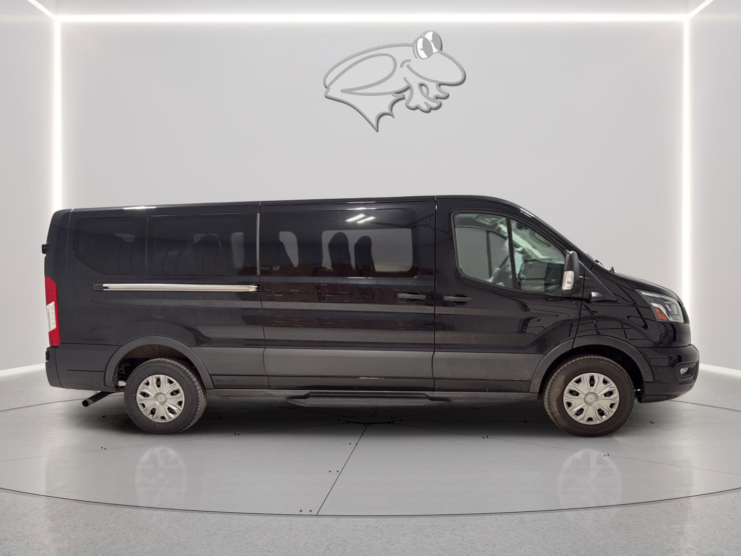 Used 2023 Ford Transit 350 XLT image 6