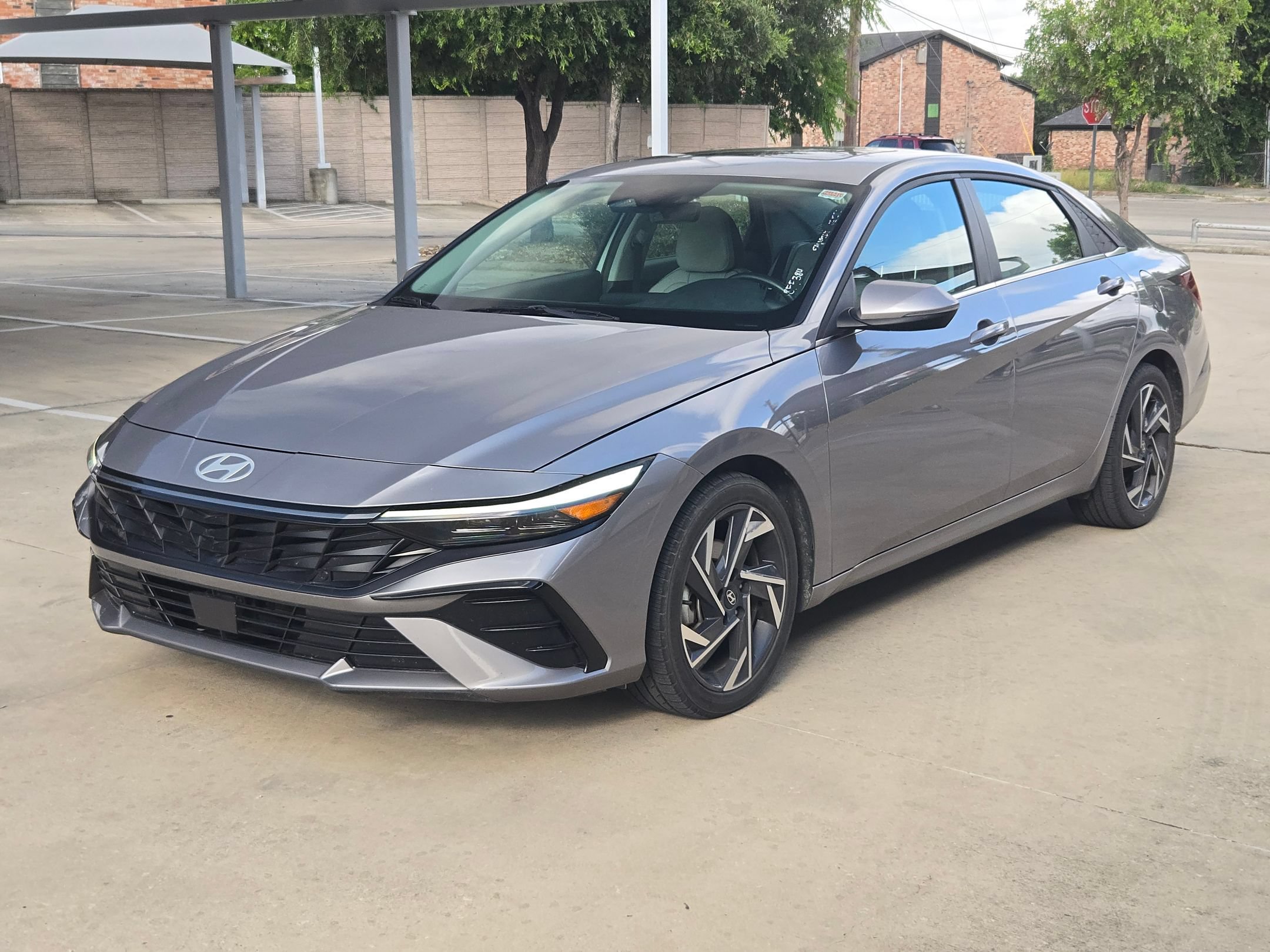 Used 2025 Hyundai Elantra Limited FWD image 7