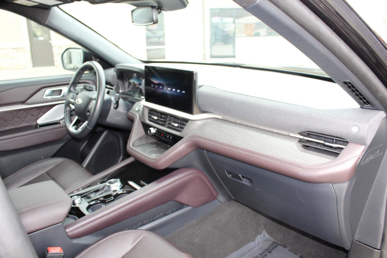 Used 2025 Ford Explorer Platinum w/ LUX Leather Package image 76