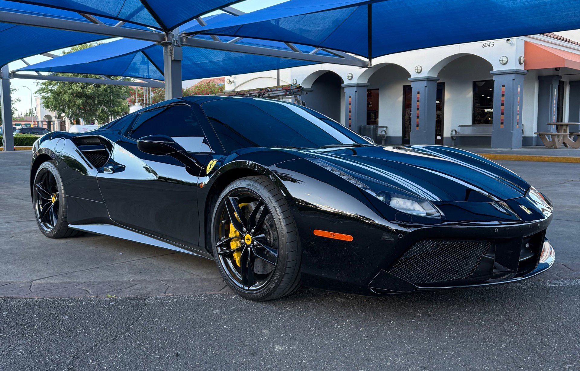 Used 2018 Ferrari 488 Spider RWD image 8