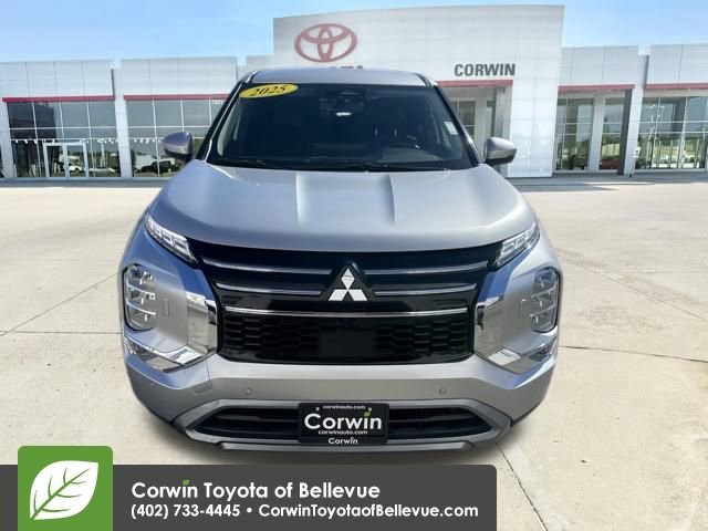 Used 2025 Mitsubishi Outlander SE image 8