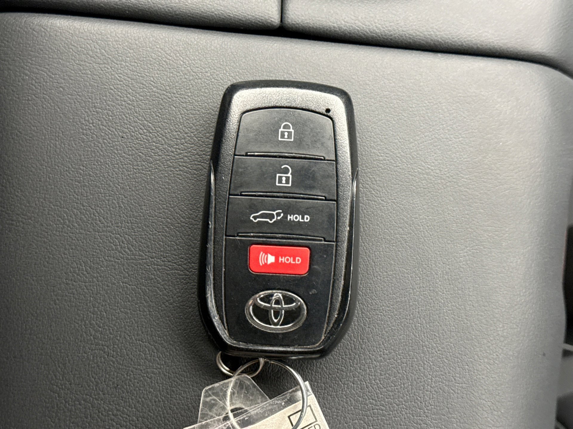 Used 2025 Toyota Crown Signia w/ Advanced Technology Package image 25