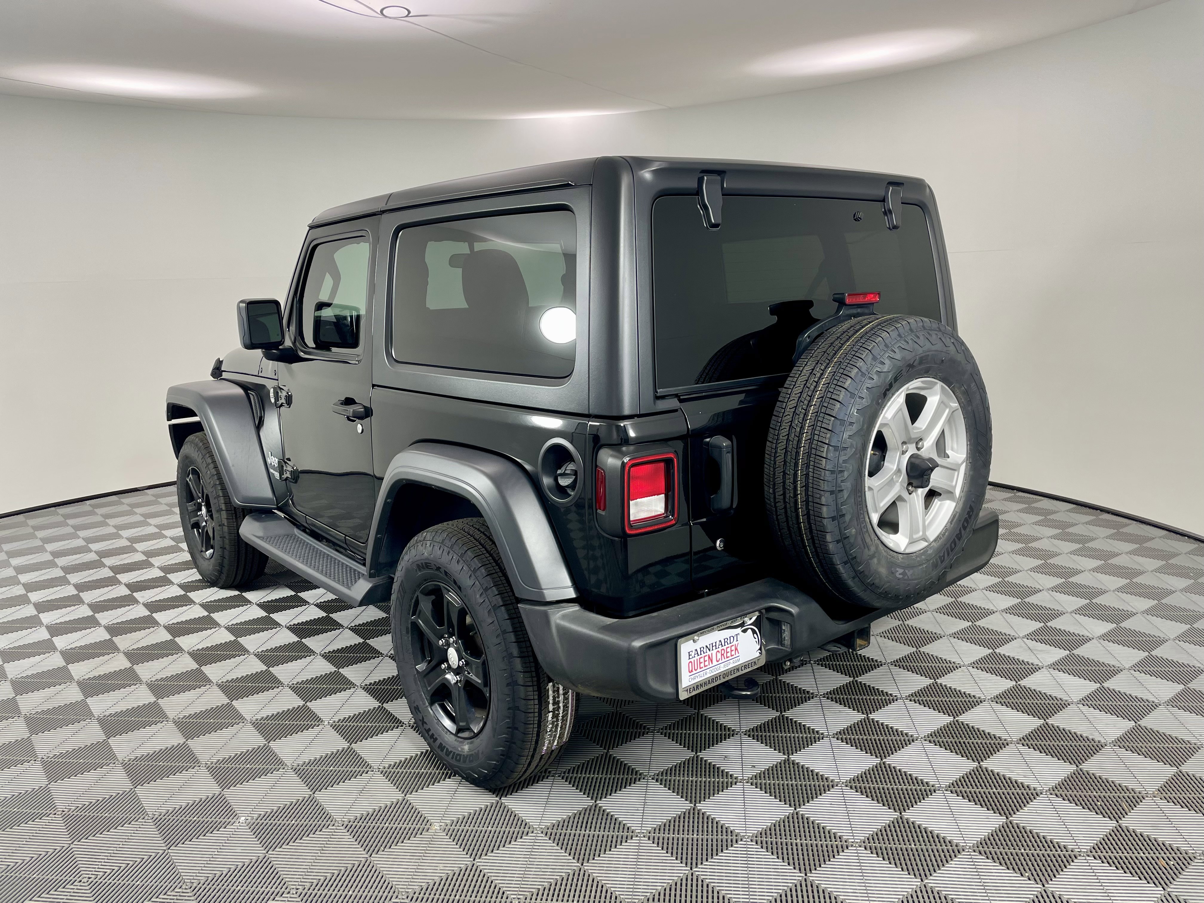 Used 2020 Jeep Wrangler Sport S image 3